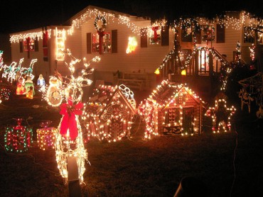 Mobile Home Decorated for Christma