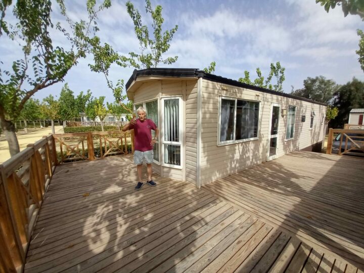 Caravans in the Sun Mobile Home Customer Experiences