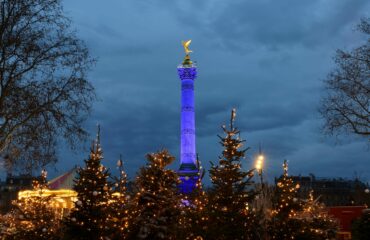 july column bastille square decorated christmas evening paris france